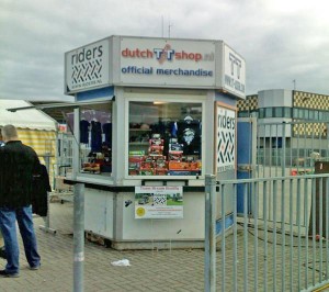Riders infostand binnenring De info- en verkoopstand van Riders op TT-circuit