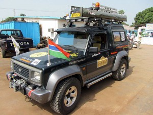 Desert Beagle bij Riders for Health in Kanifing, Gambia