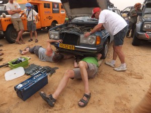 Noodreparatie bij Mercedes - scheur in carterpan